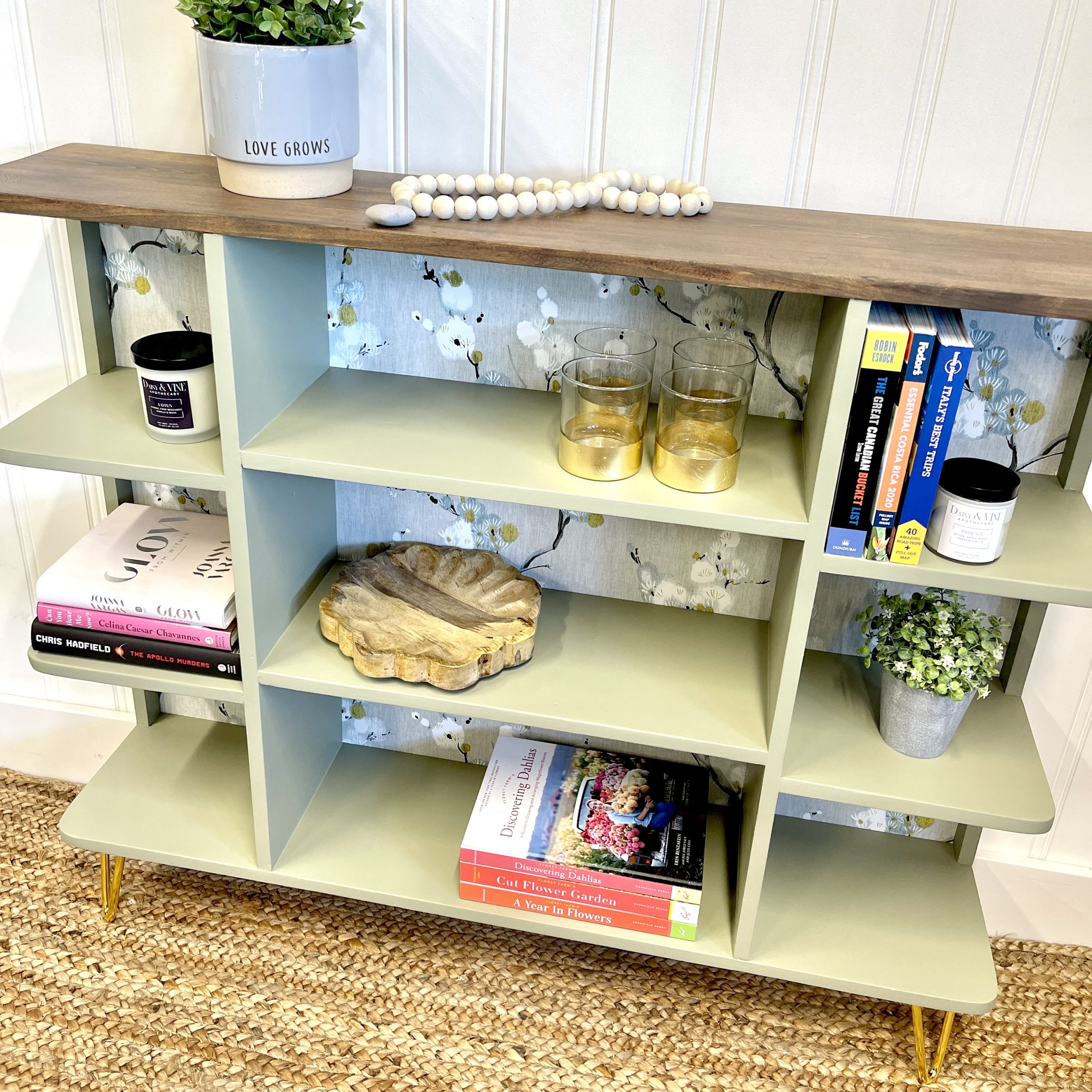 Bookshelf Before and After Jennifer Edwardson Creative